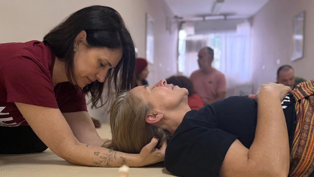 Aline Daltio na formação em OsteoThai